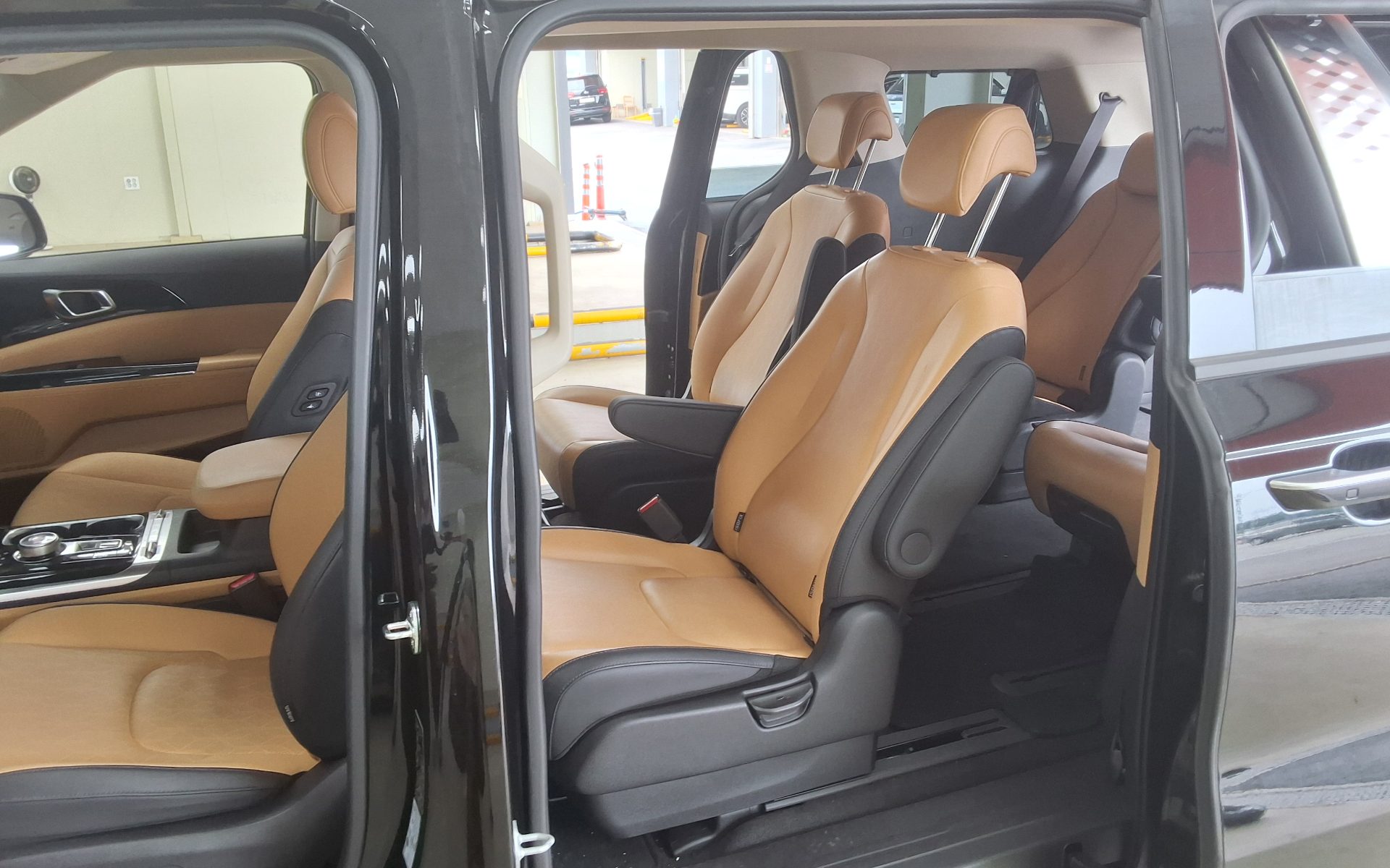 2023 - kia carnival