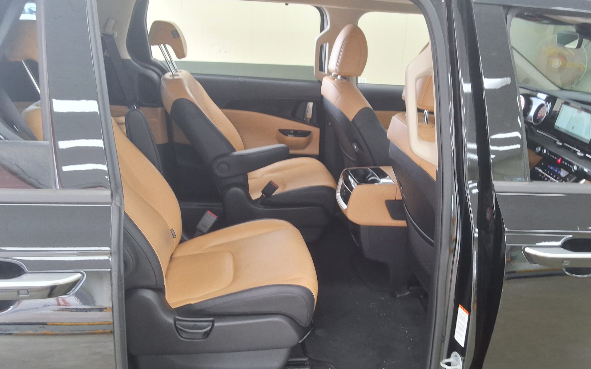 2023 - kia carnival