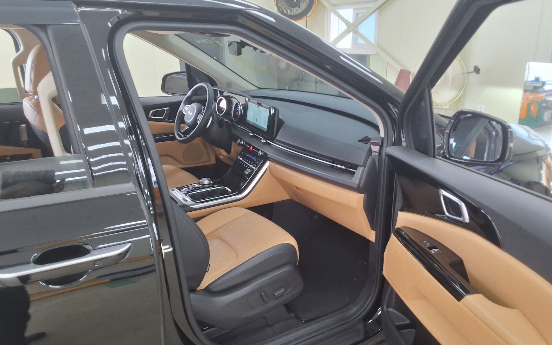 2023 - kia carnival