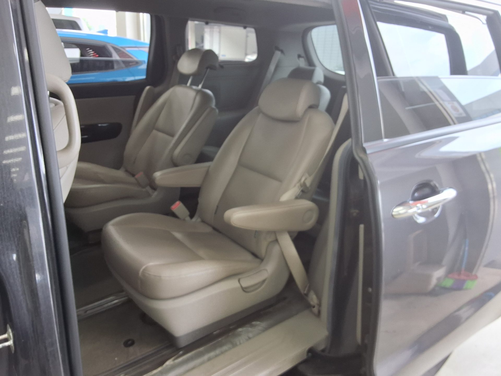 2019 - kia carnival