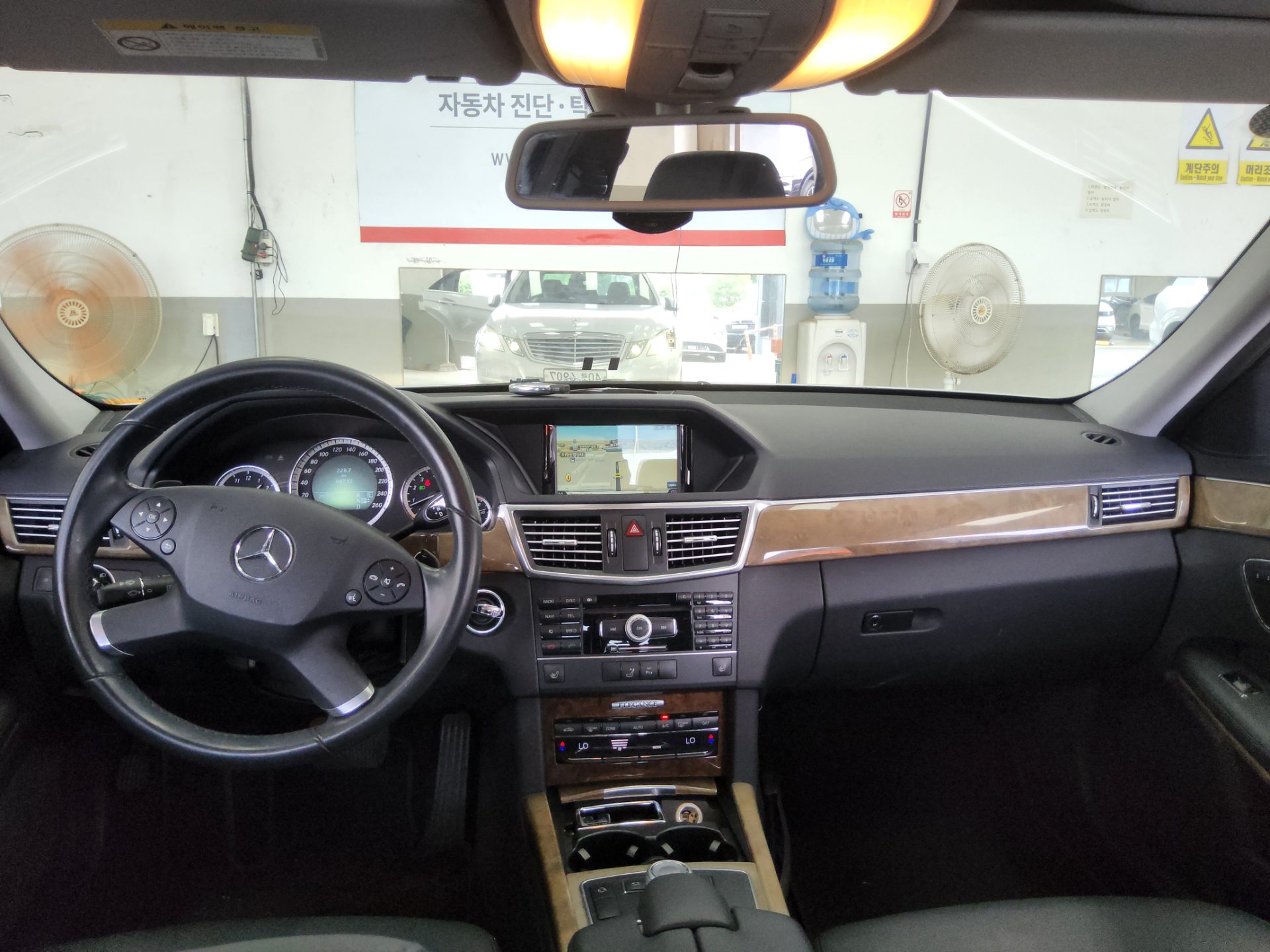 2011 - mercedes-benz e300