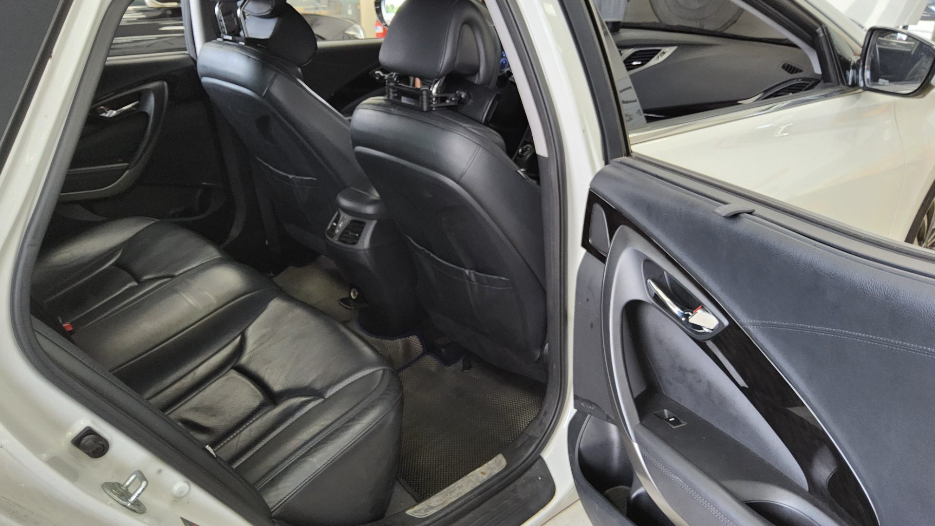 2013 - hyundai grandeur