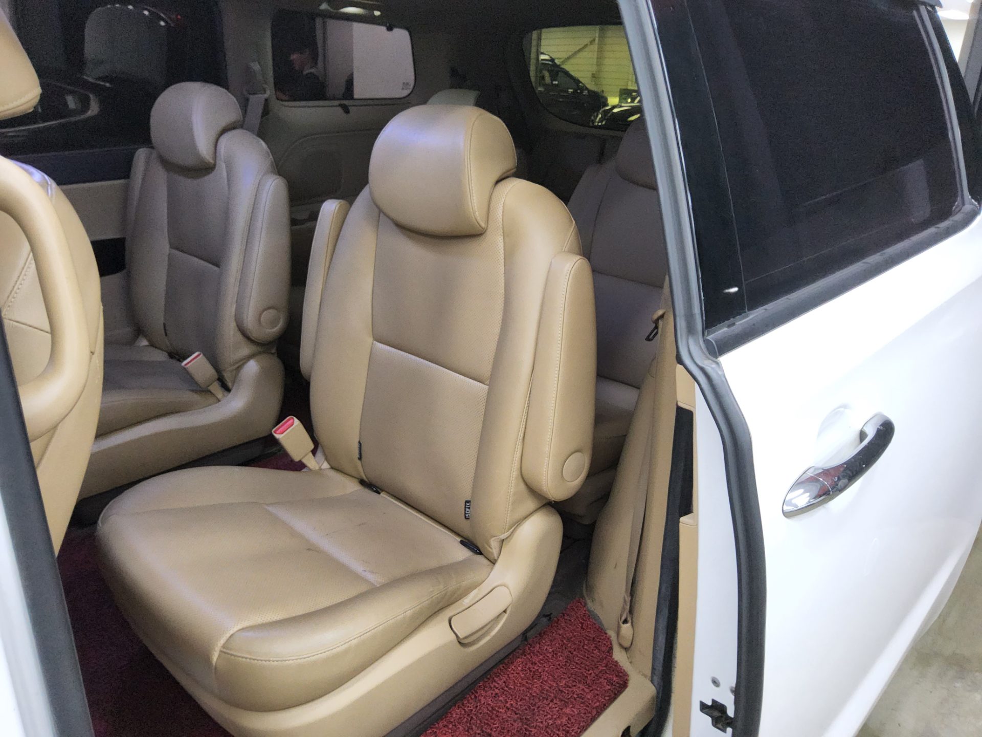 2018 - kia carnival