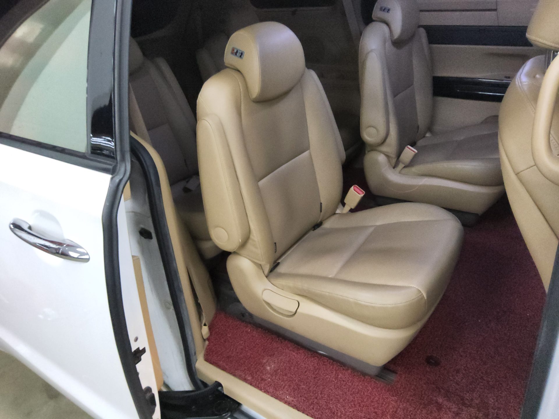 2018 - kia carnival