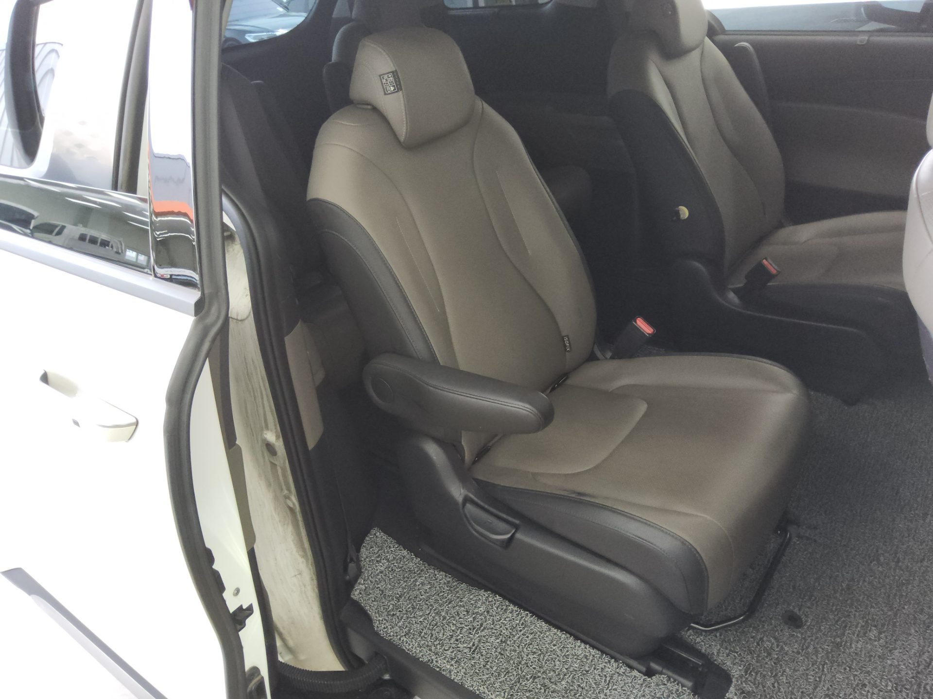 2024 - kia carnival