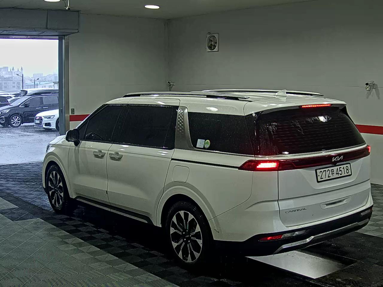 2022 - kia carnival