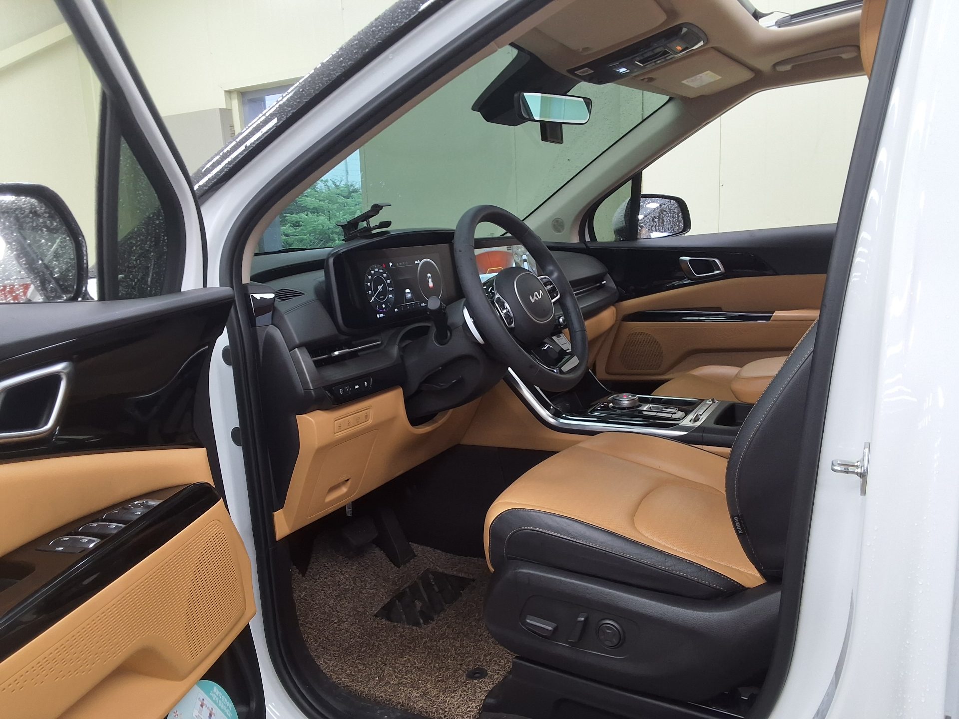 2022 - kia carnival