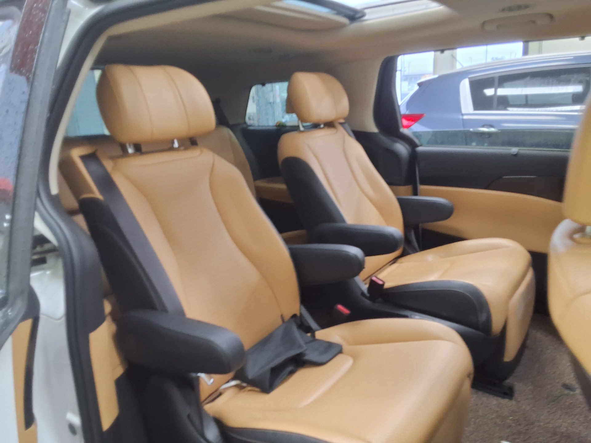 2022 - kia carnival