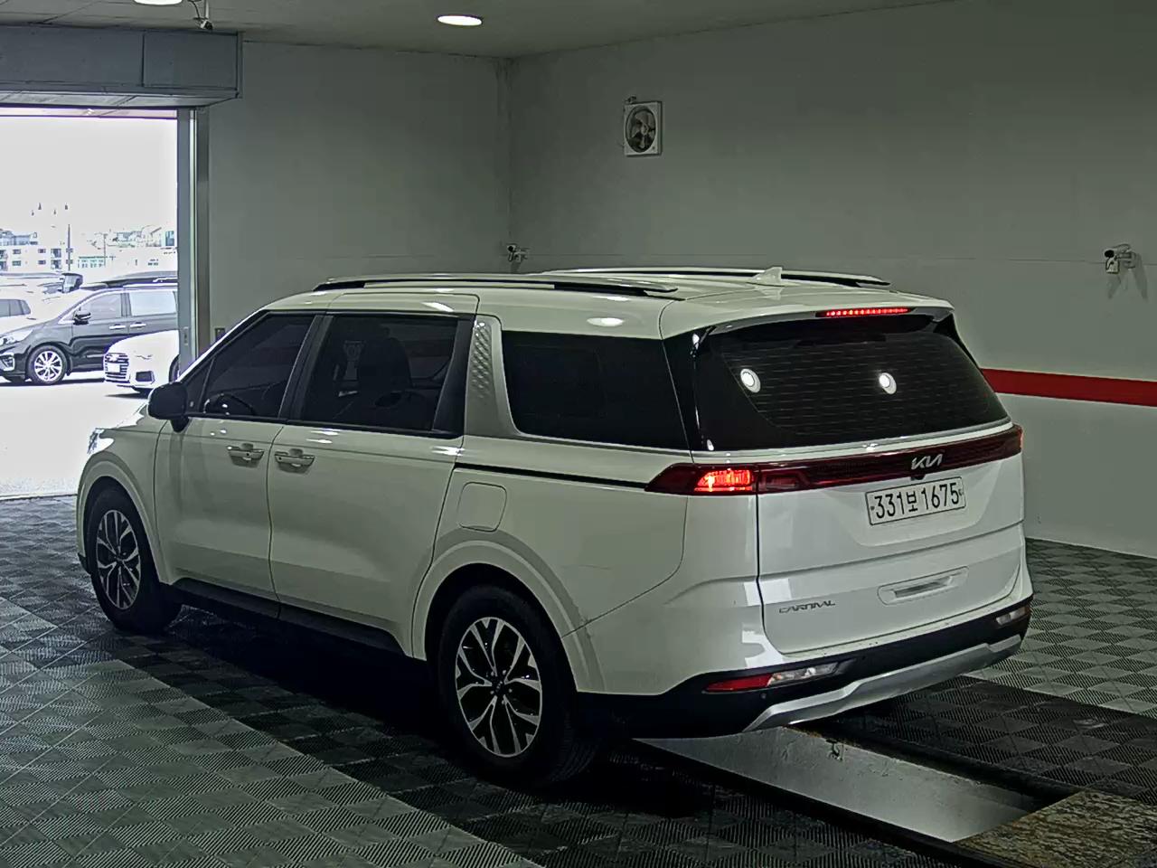 2023 - kia carnival