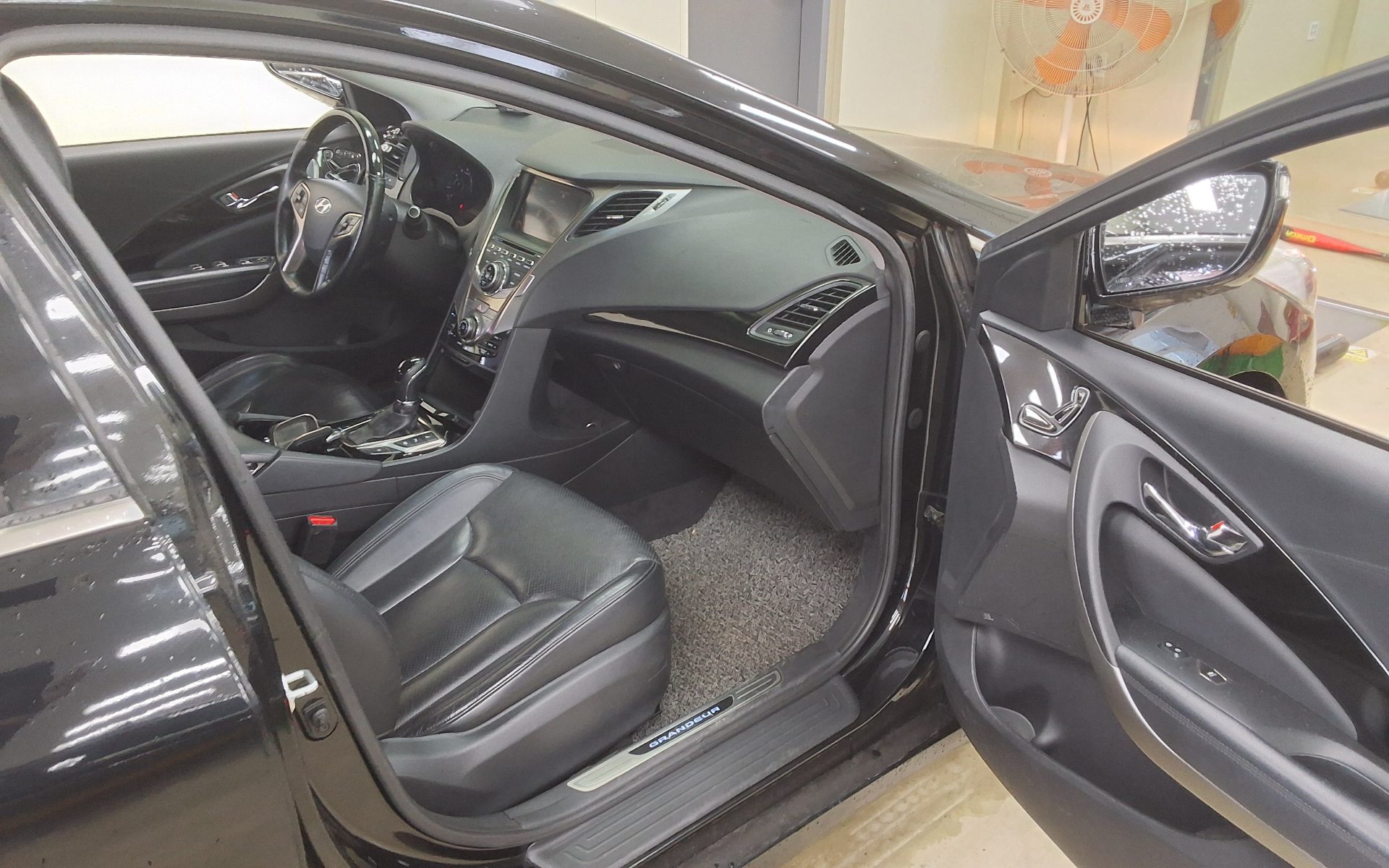 2012 - hyundai grandeur