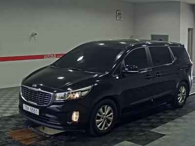 KIA CARNIVAL DELUXE