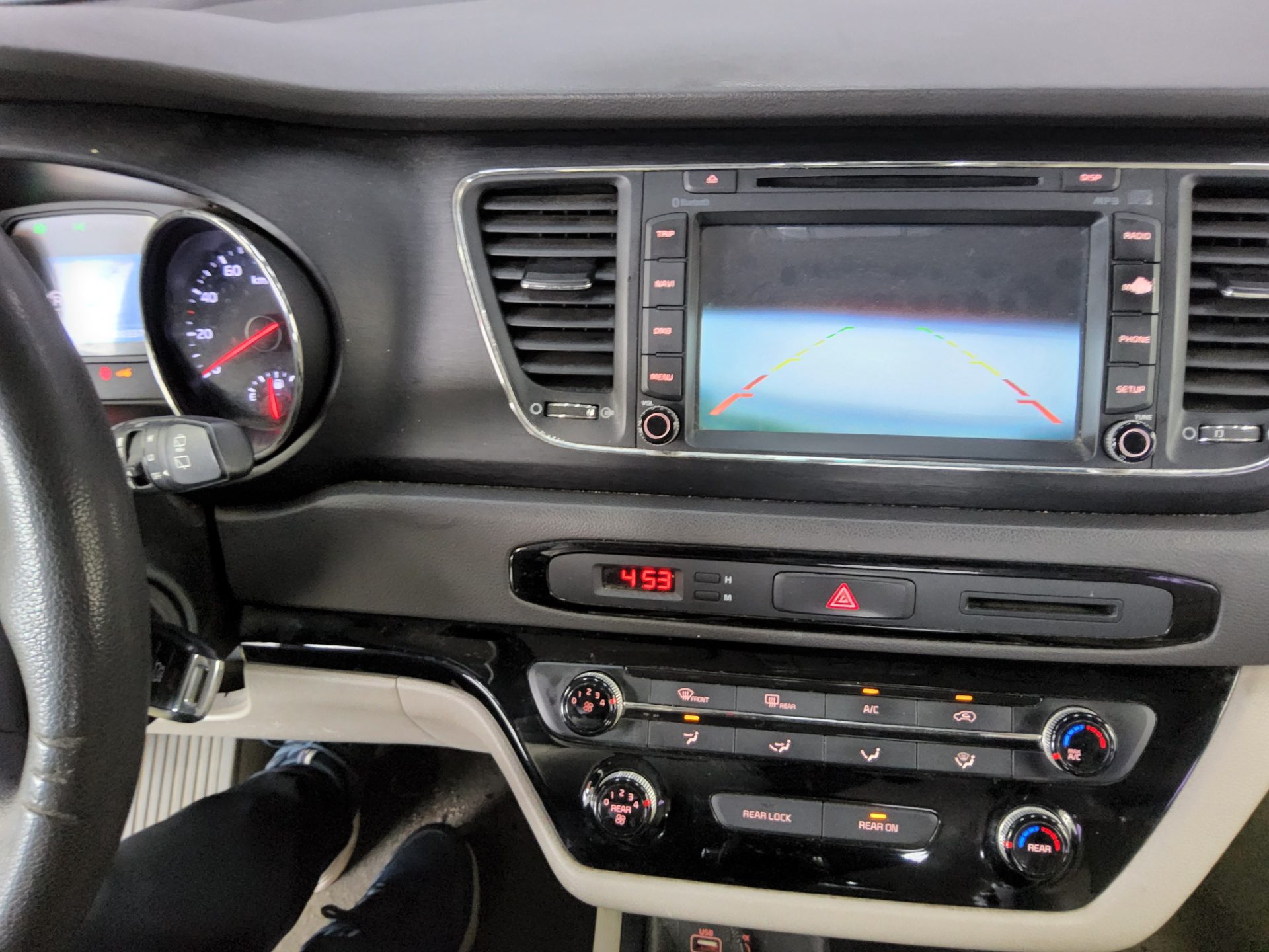 2016 - kia carnival