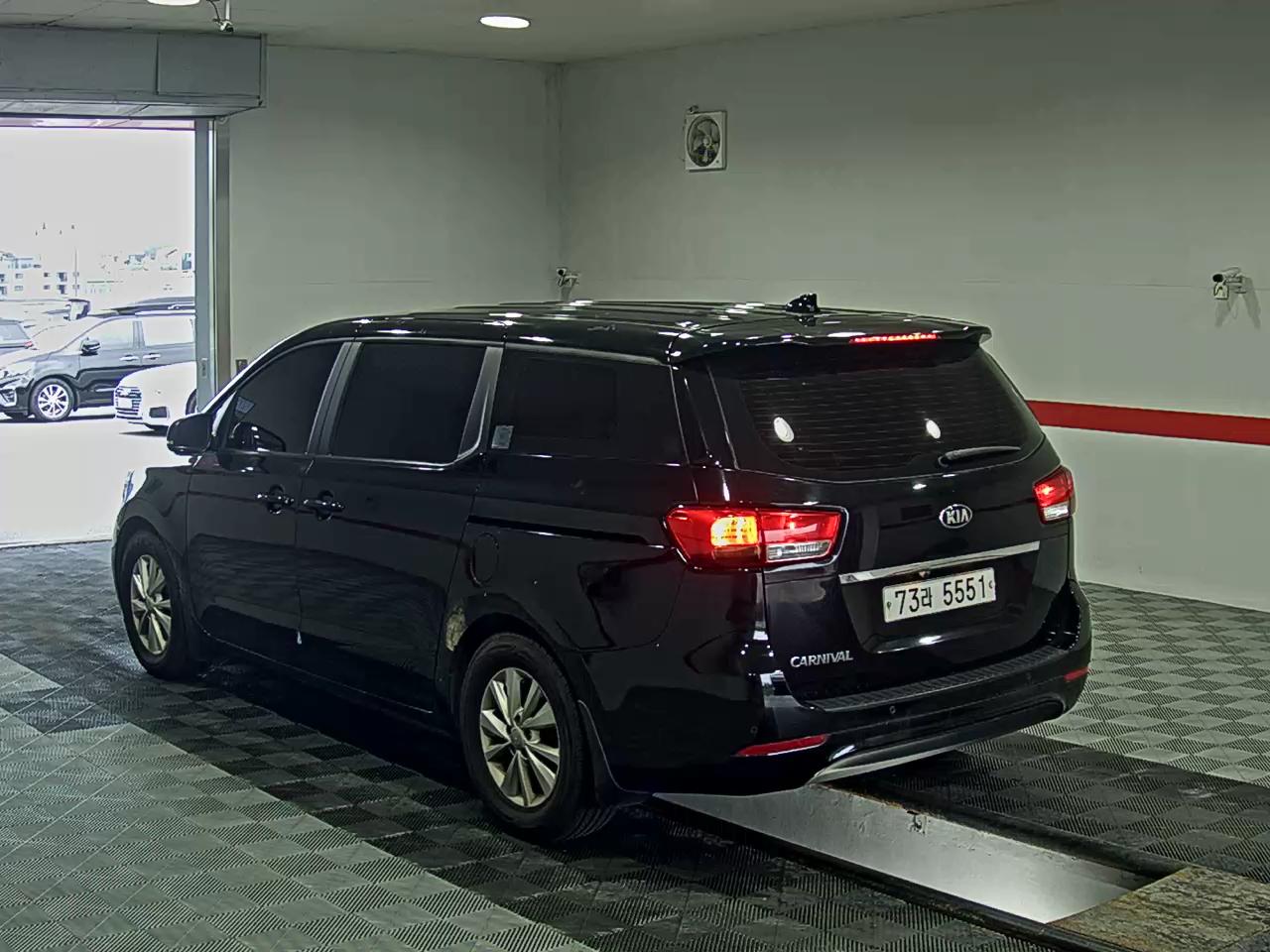 2016 - kia carnival