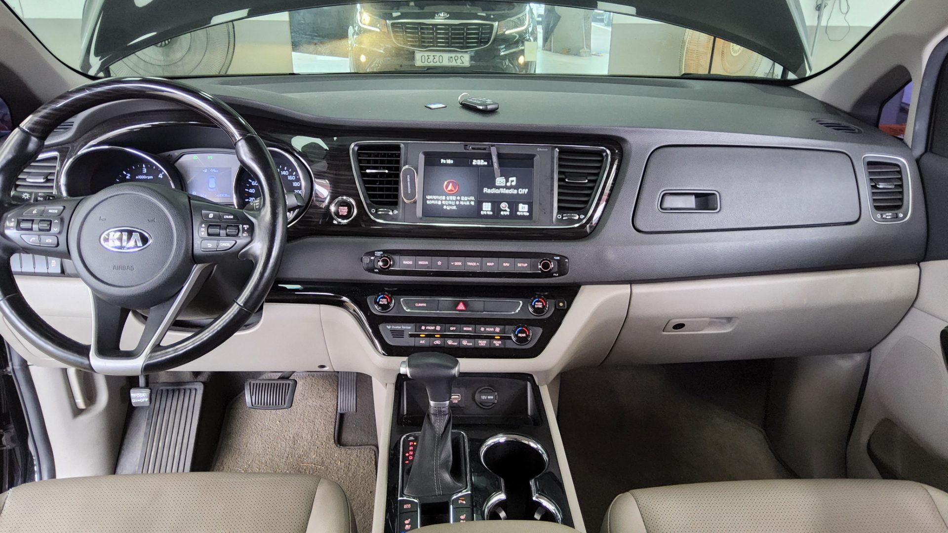 2019 - kia carnival
