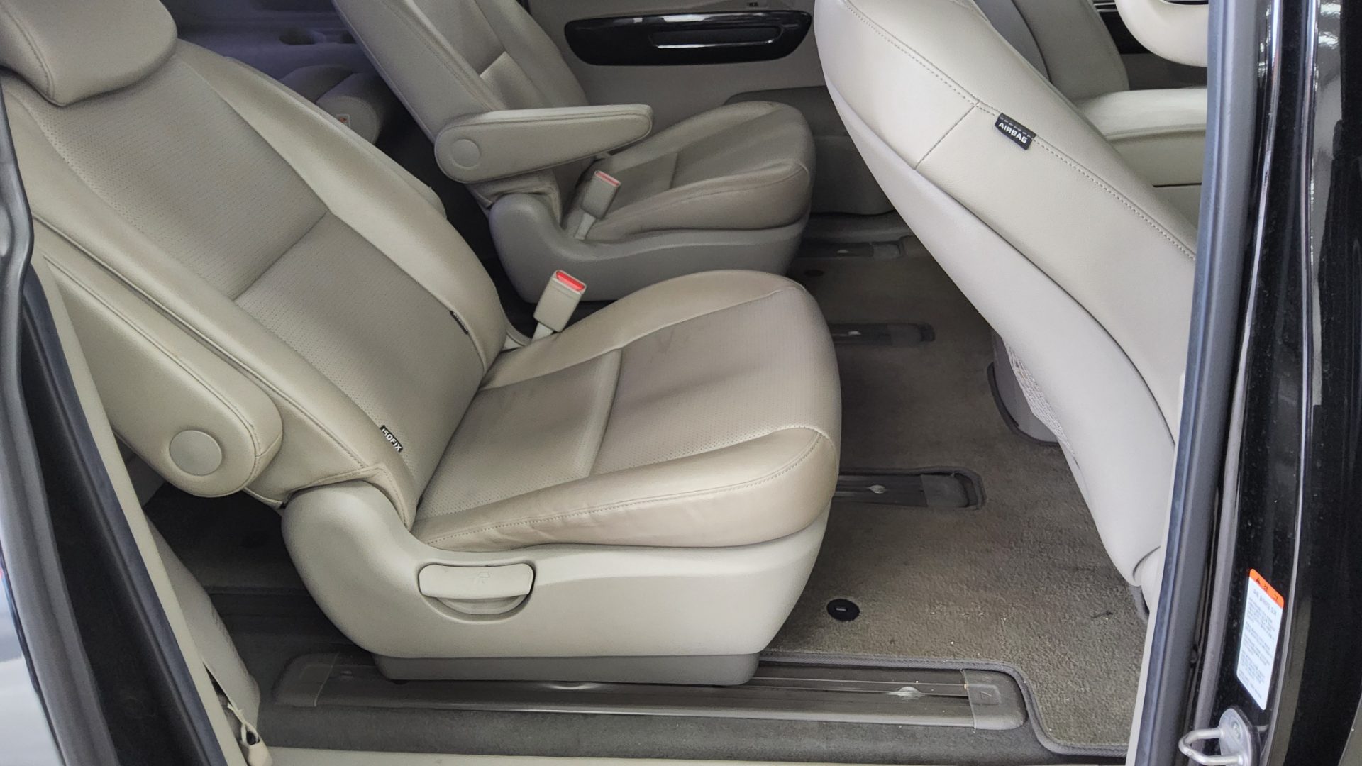 2019 - kia carnival