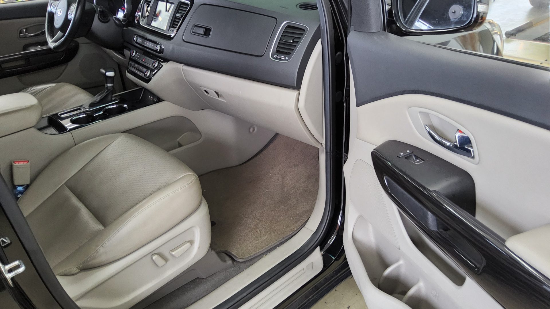 2019 - kia carnival