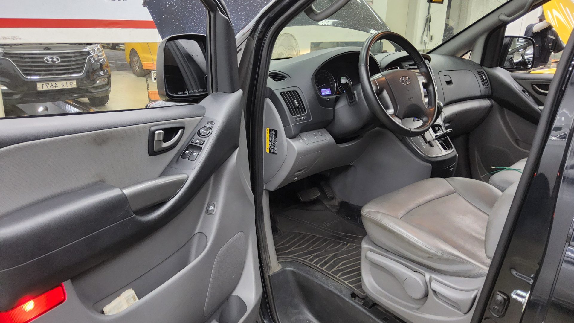 2021 - hyundai grand starex