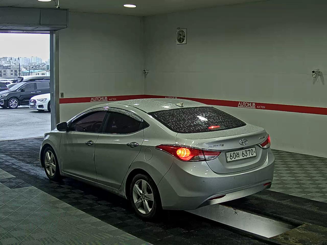 2011 - hyundai avante