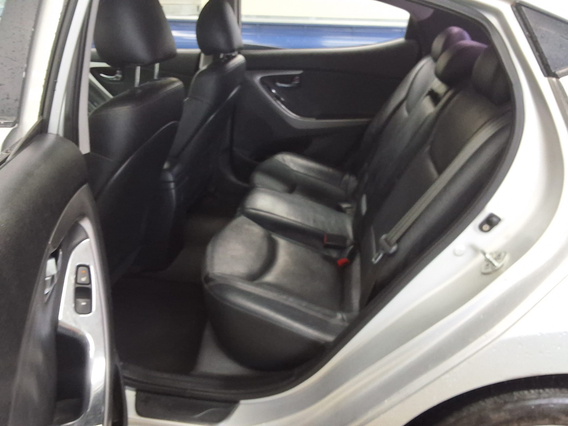 2011 - hyundai avante
