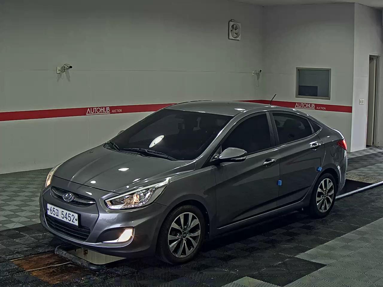 2015 - hyundai accent