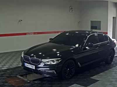 BMW 5 SERIES (7TH GEN) 520d