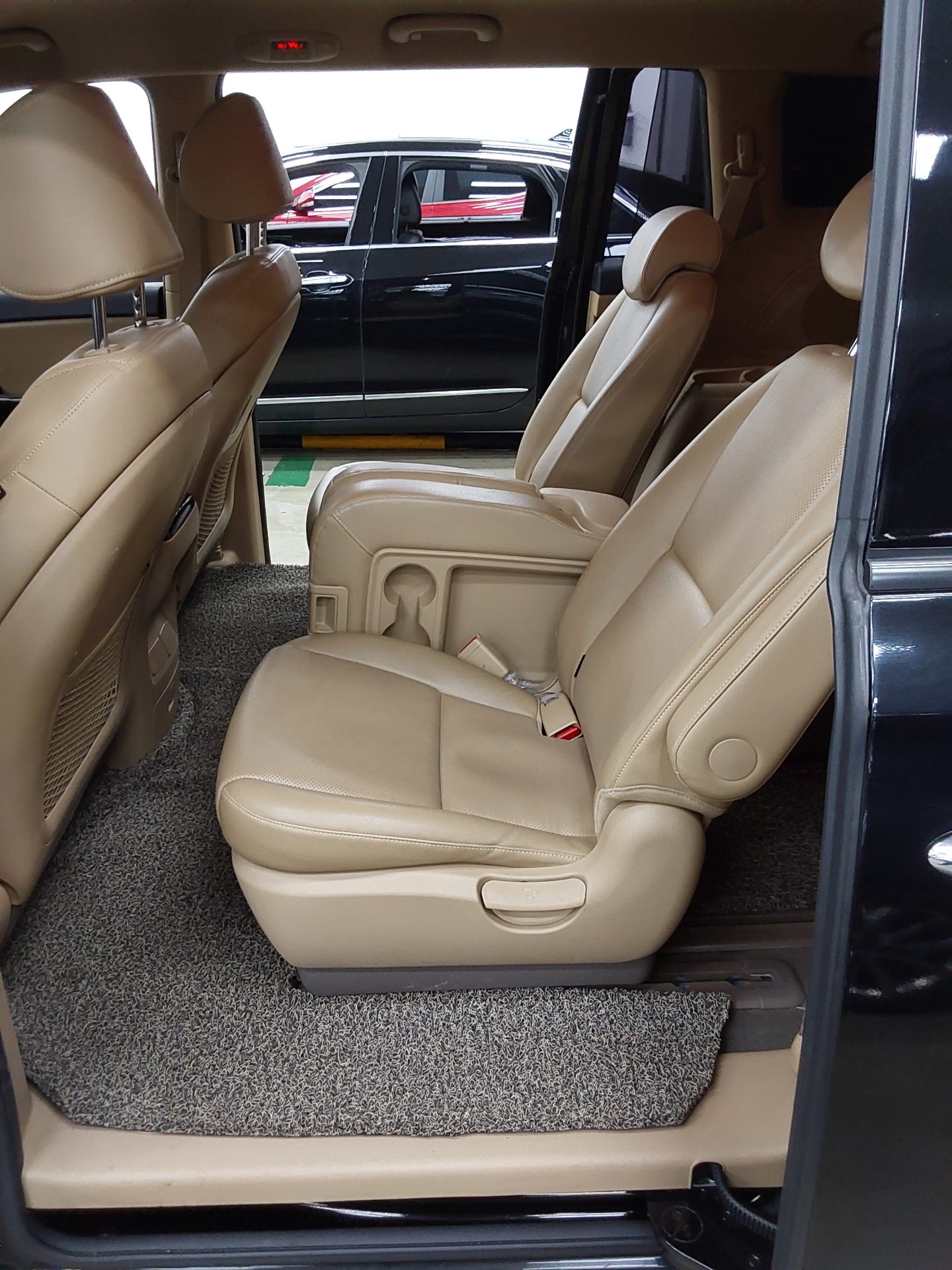 2017 - kia carnival