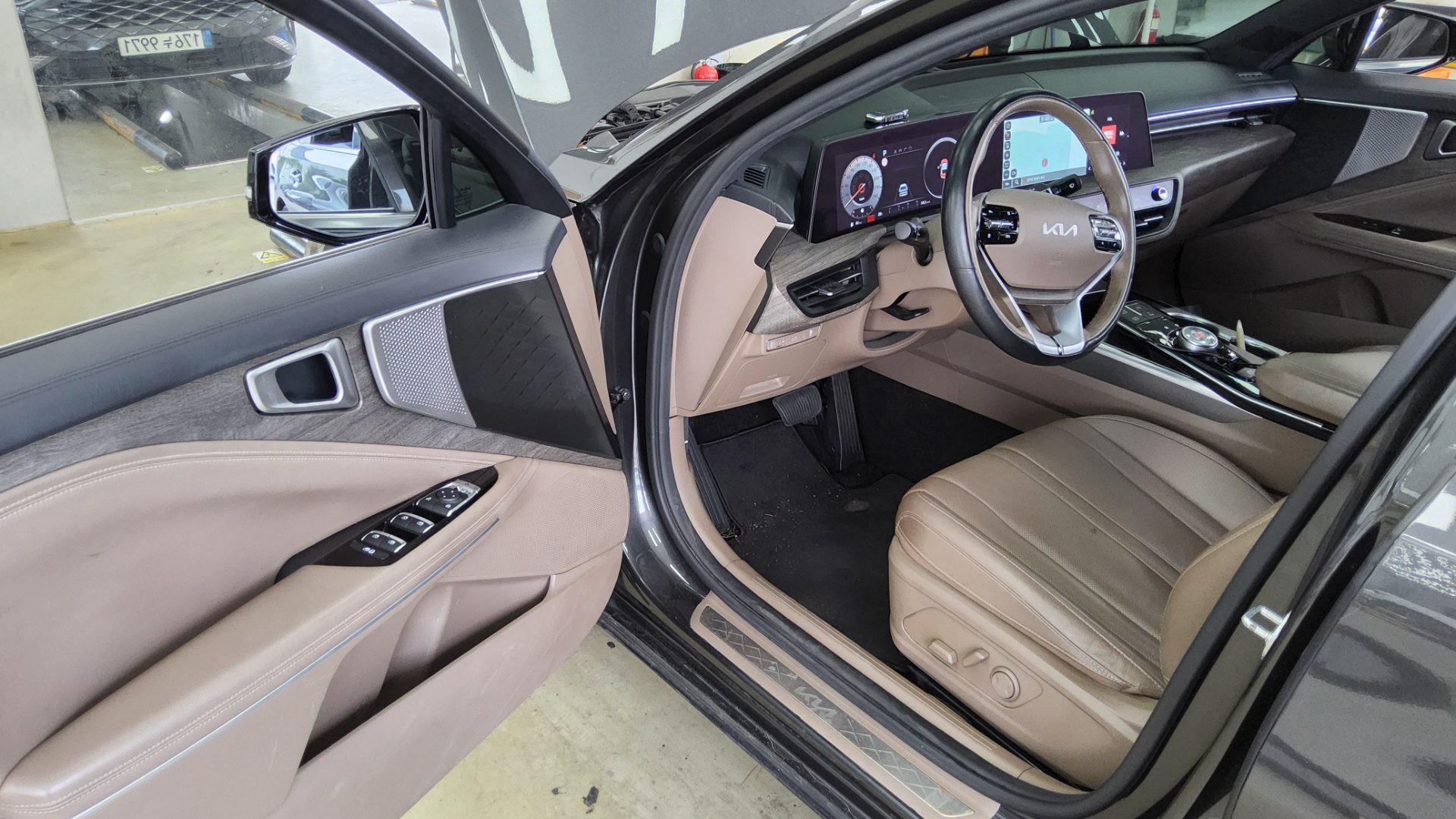 2022 - kia k8