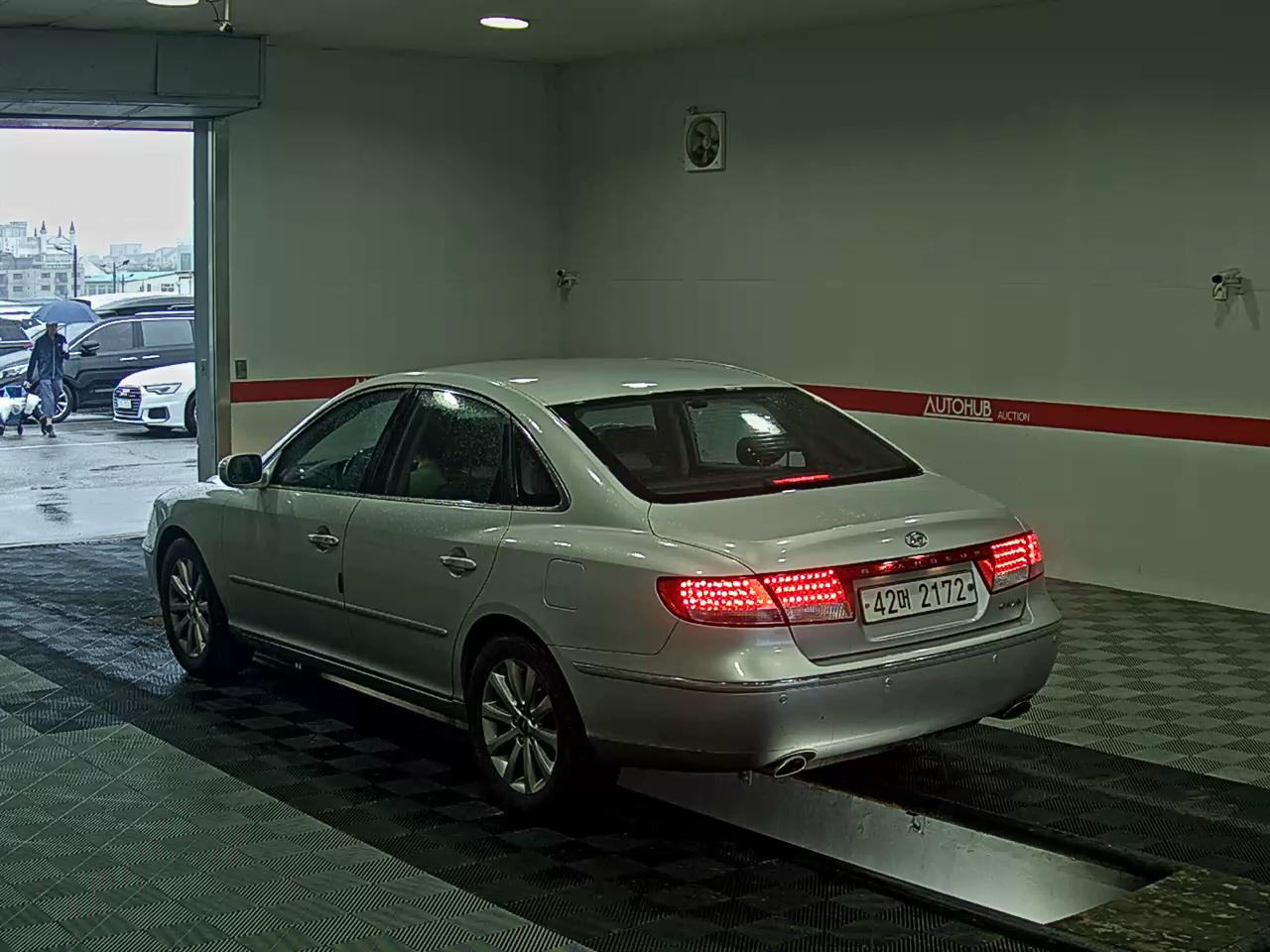 2010 - hyundai grandeur