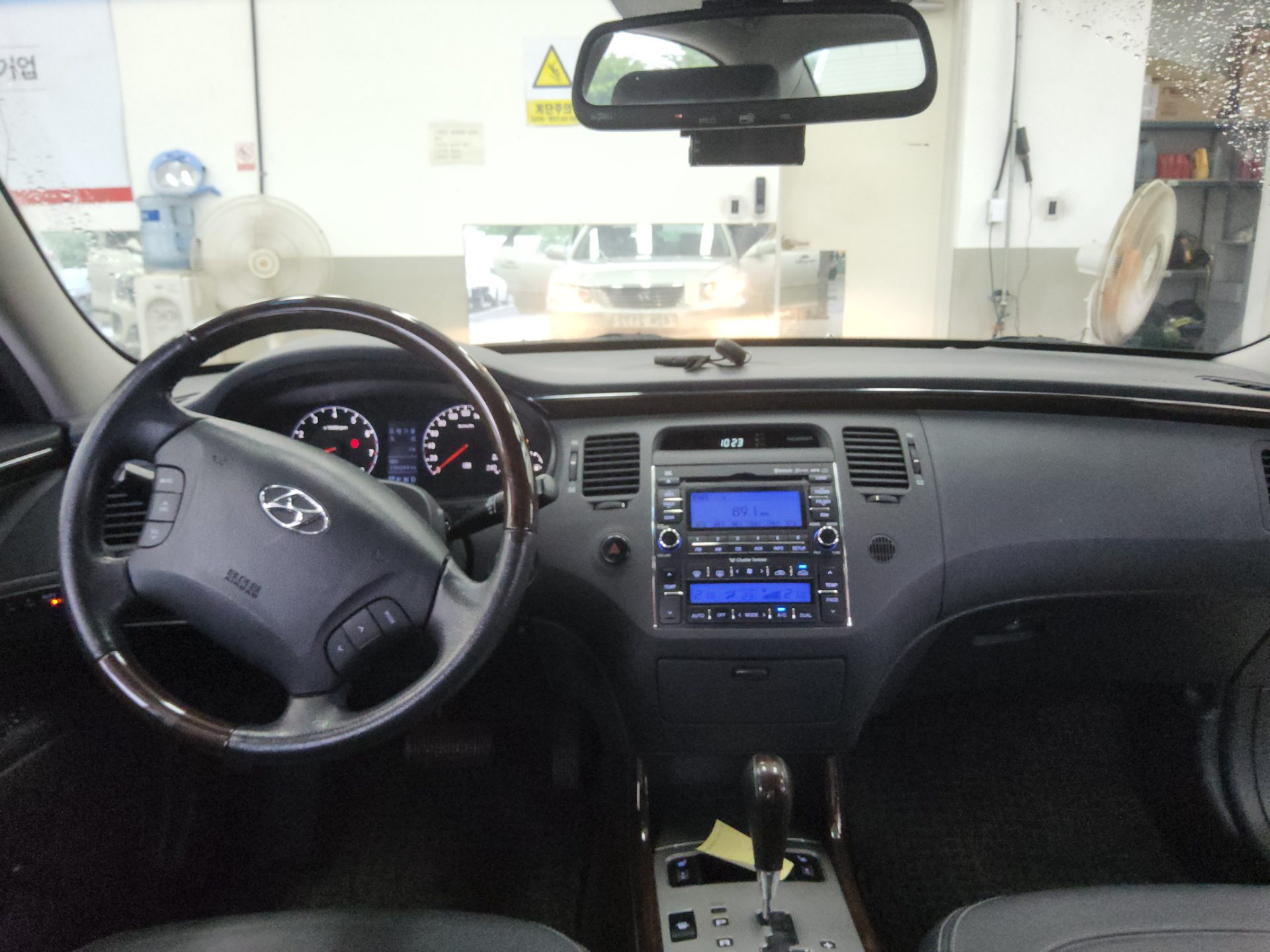 2010 - hyundai grandeur