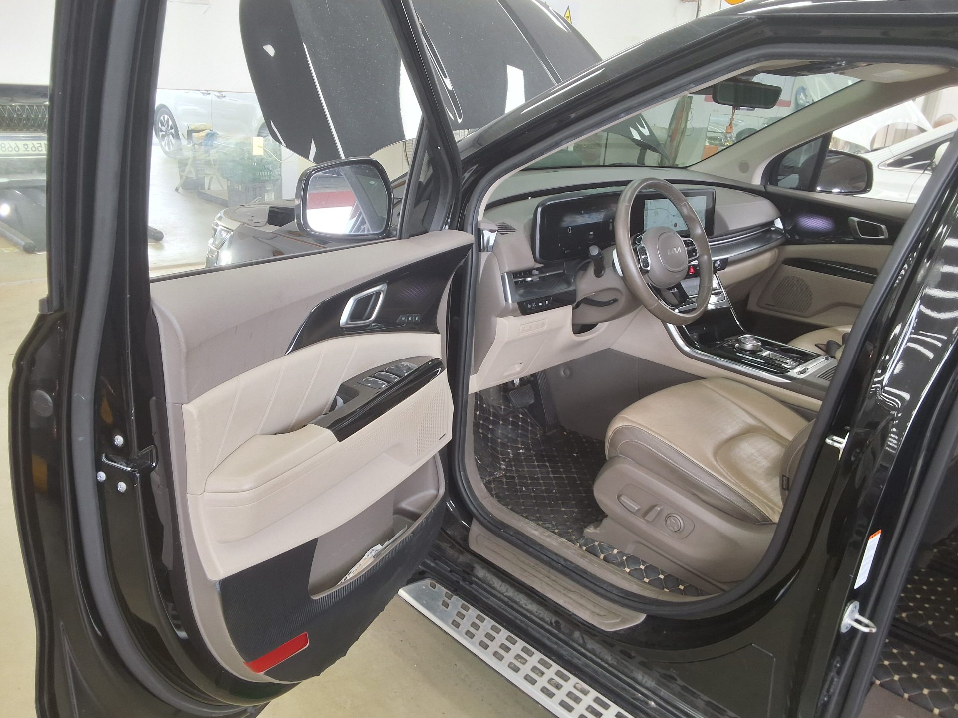 2022 - kia carnival