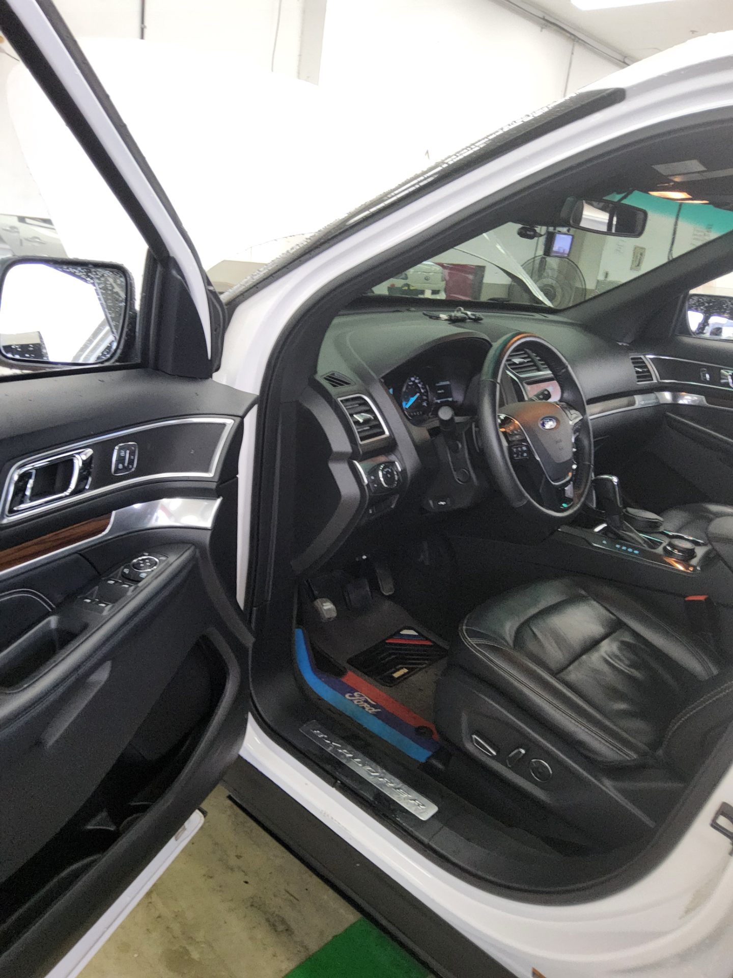 2017 - ford explorer