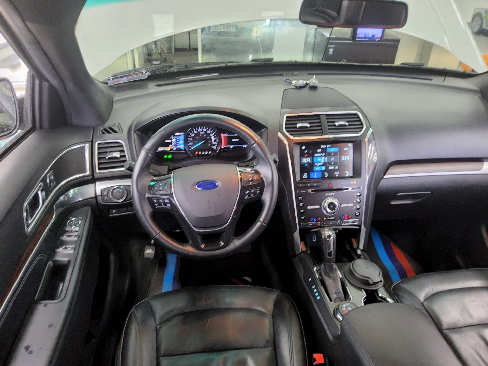 2017 - ford explorer