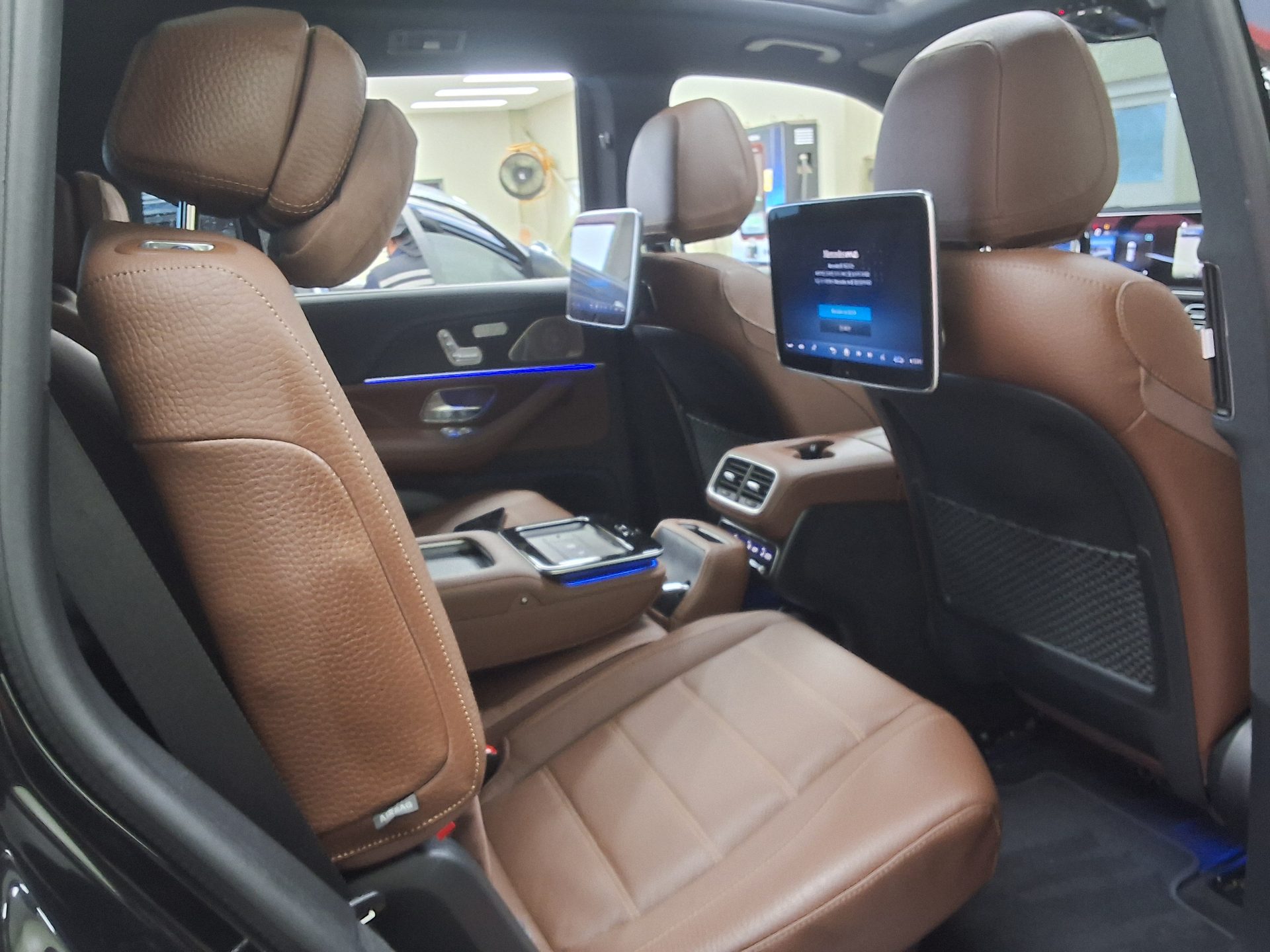 Mercedes-Benz Gls 450D 2024 — صورة 7