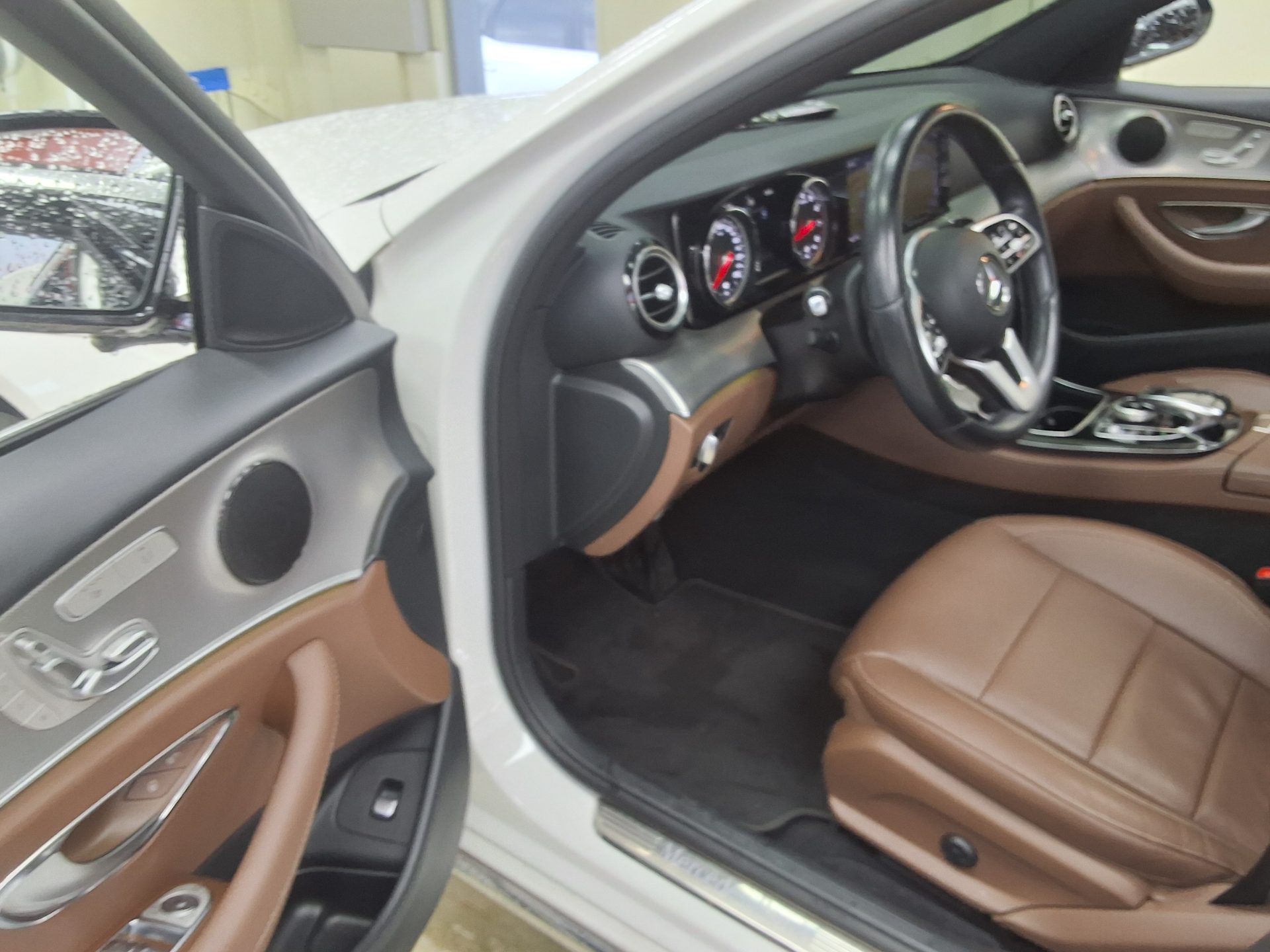 2019 - mercedes-benz e300