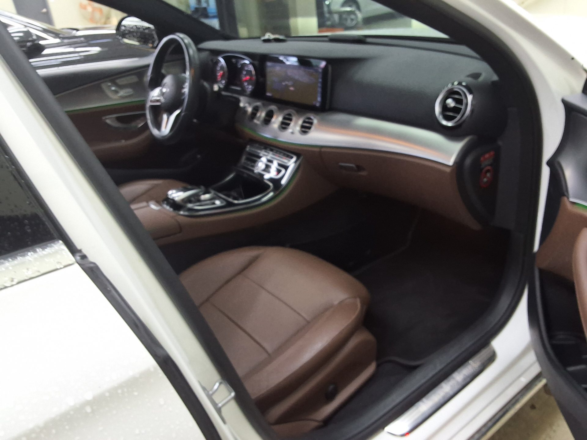 2019 - mercedes-benz e300