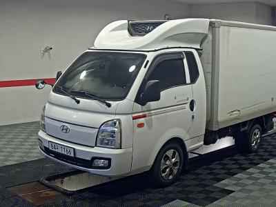 HYUNDAI PORTER II FREEZER BOX TRUCK SUPER CAB TWIN COMPRESSOR