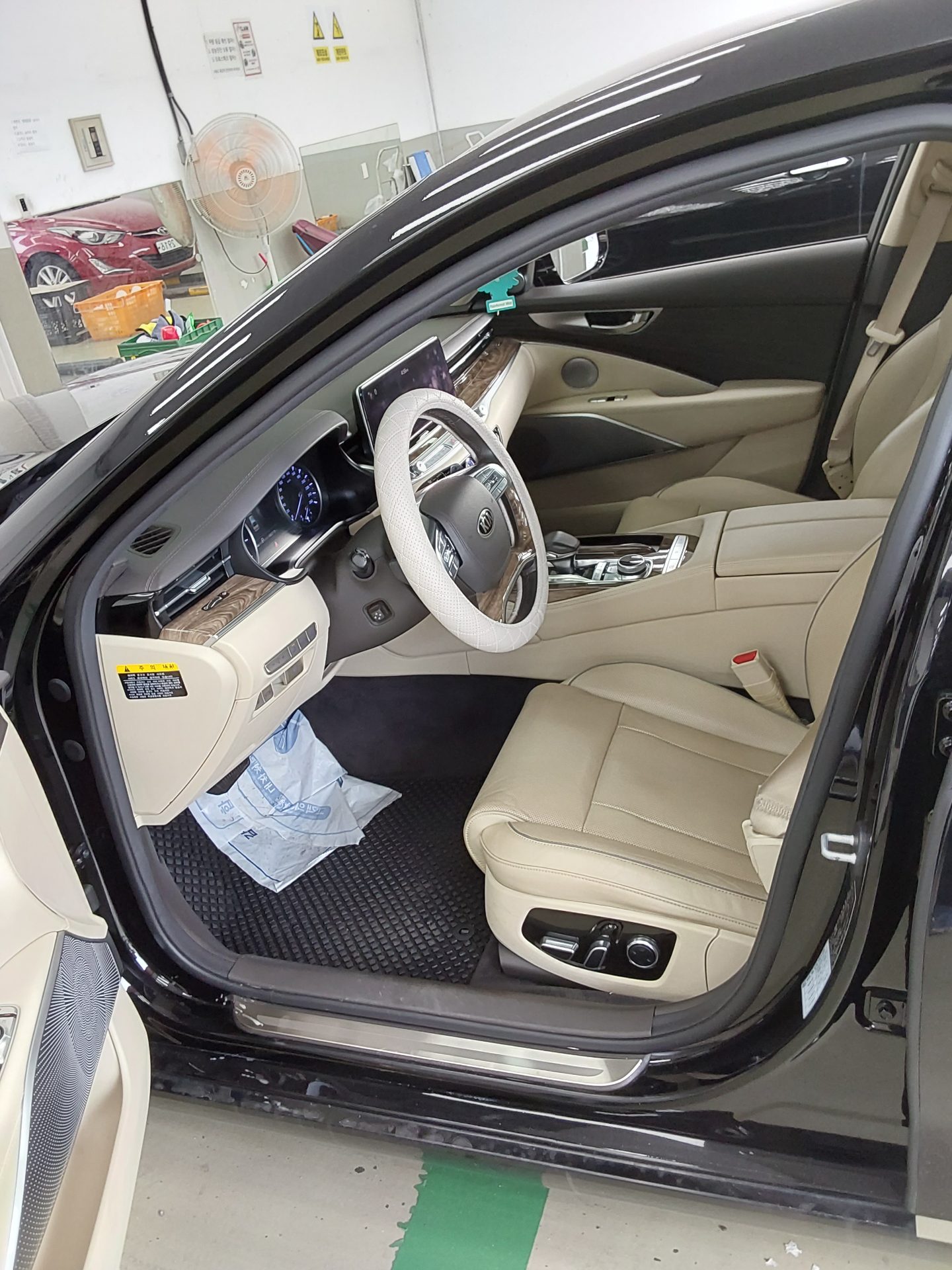2020 - kia k9