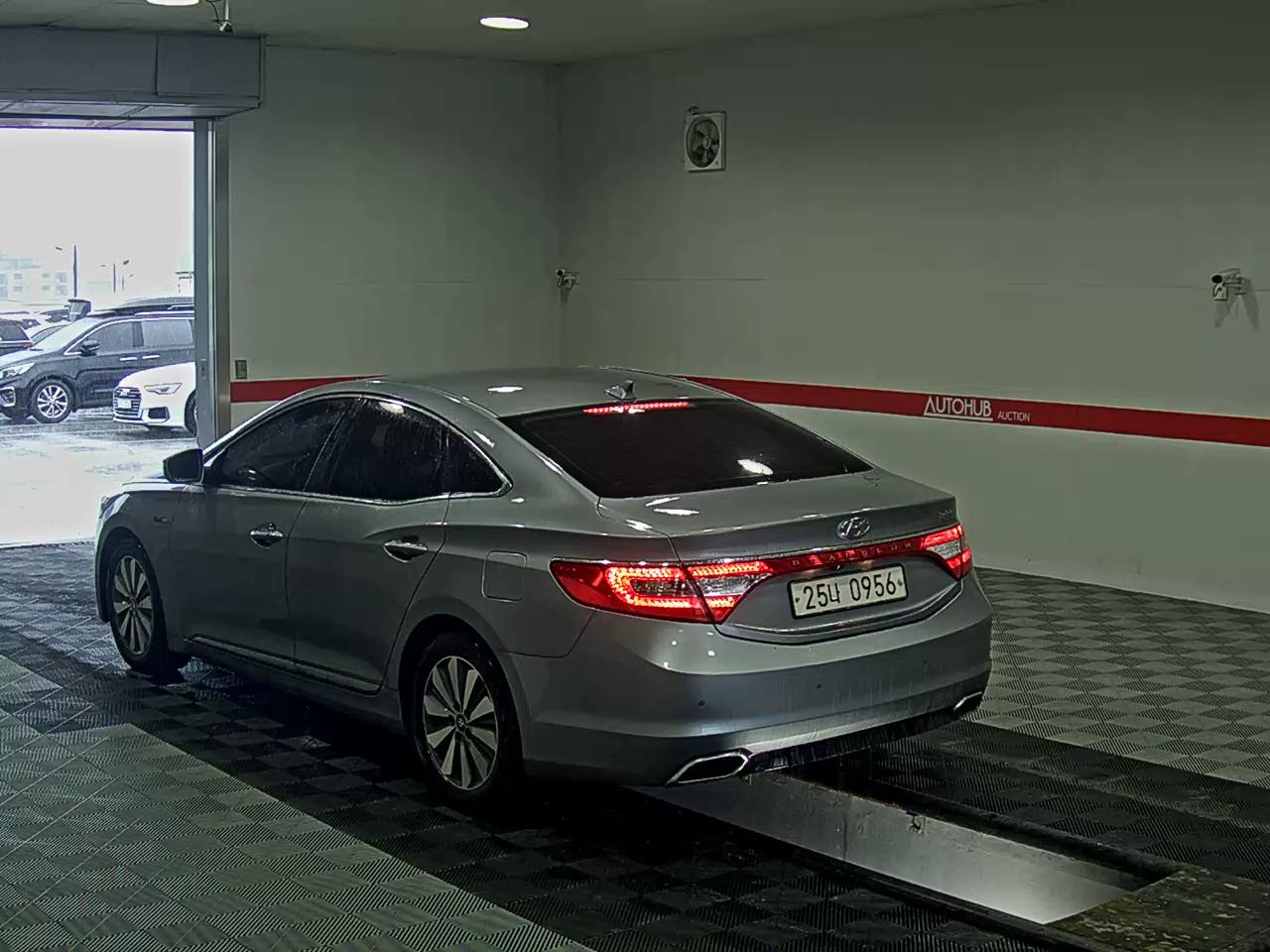 2016 - hyundai grandeur