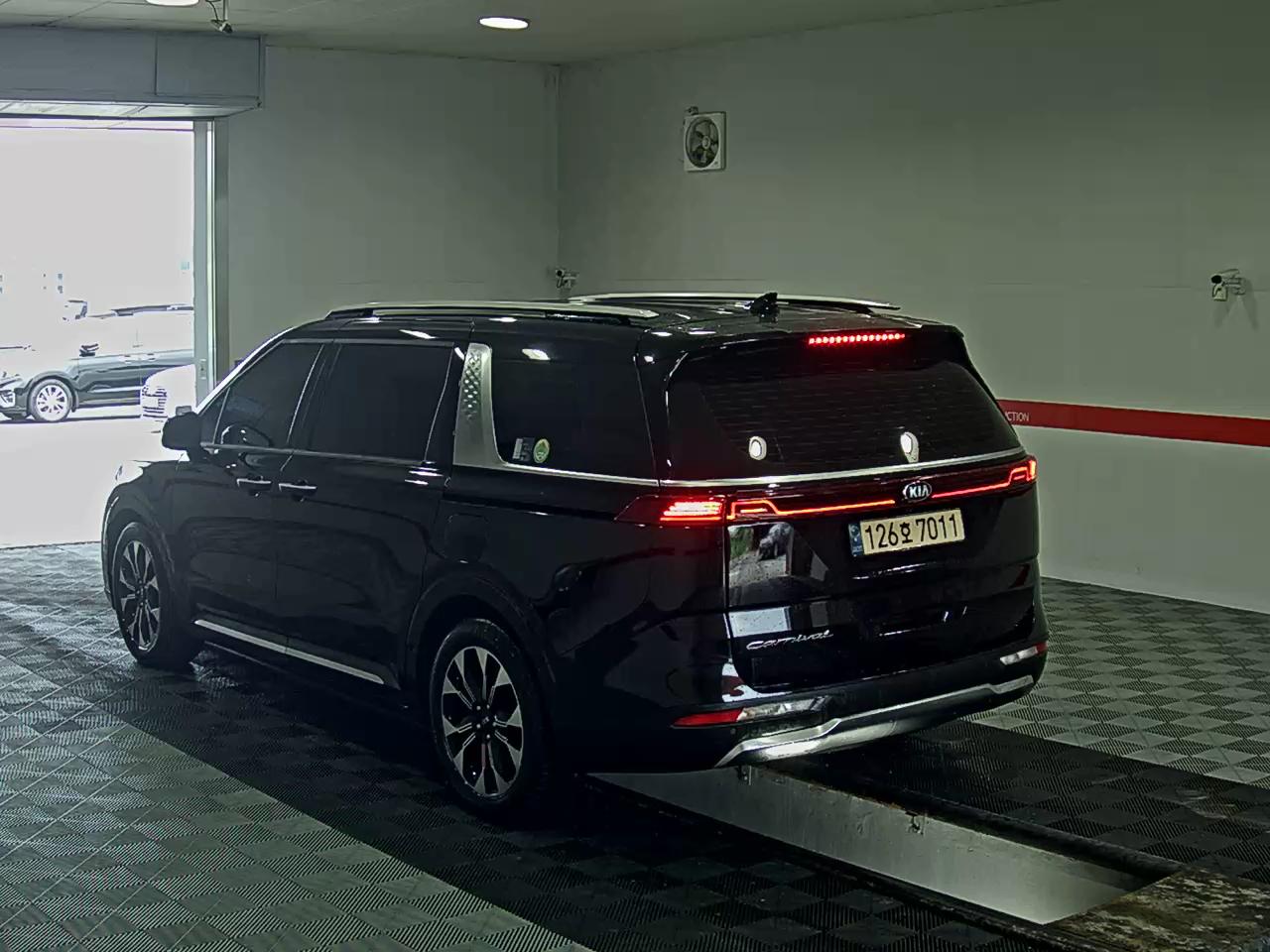 2021 - kia carnival