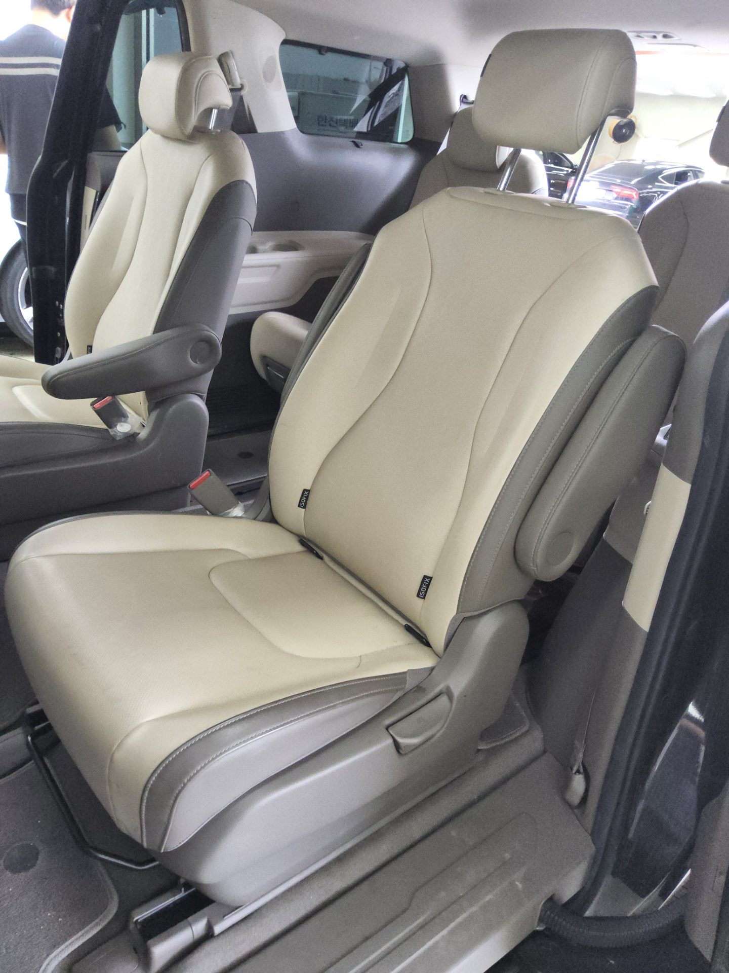 2021 - kia carnival