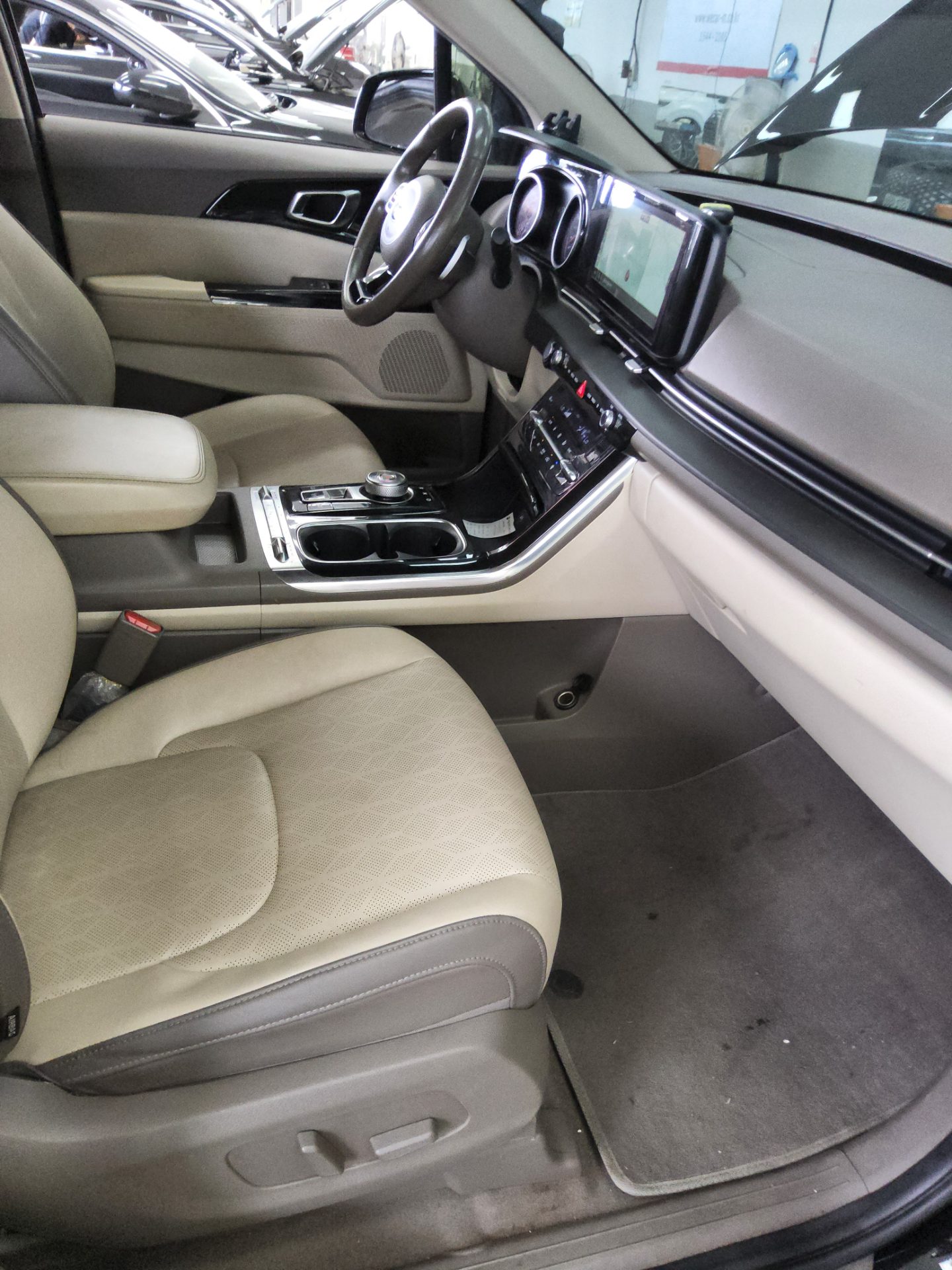 2021 - kia carnival