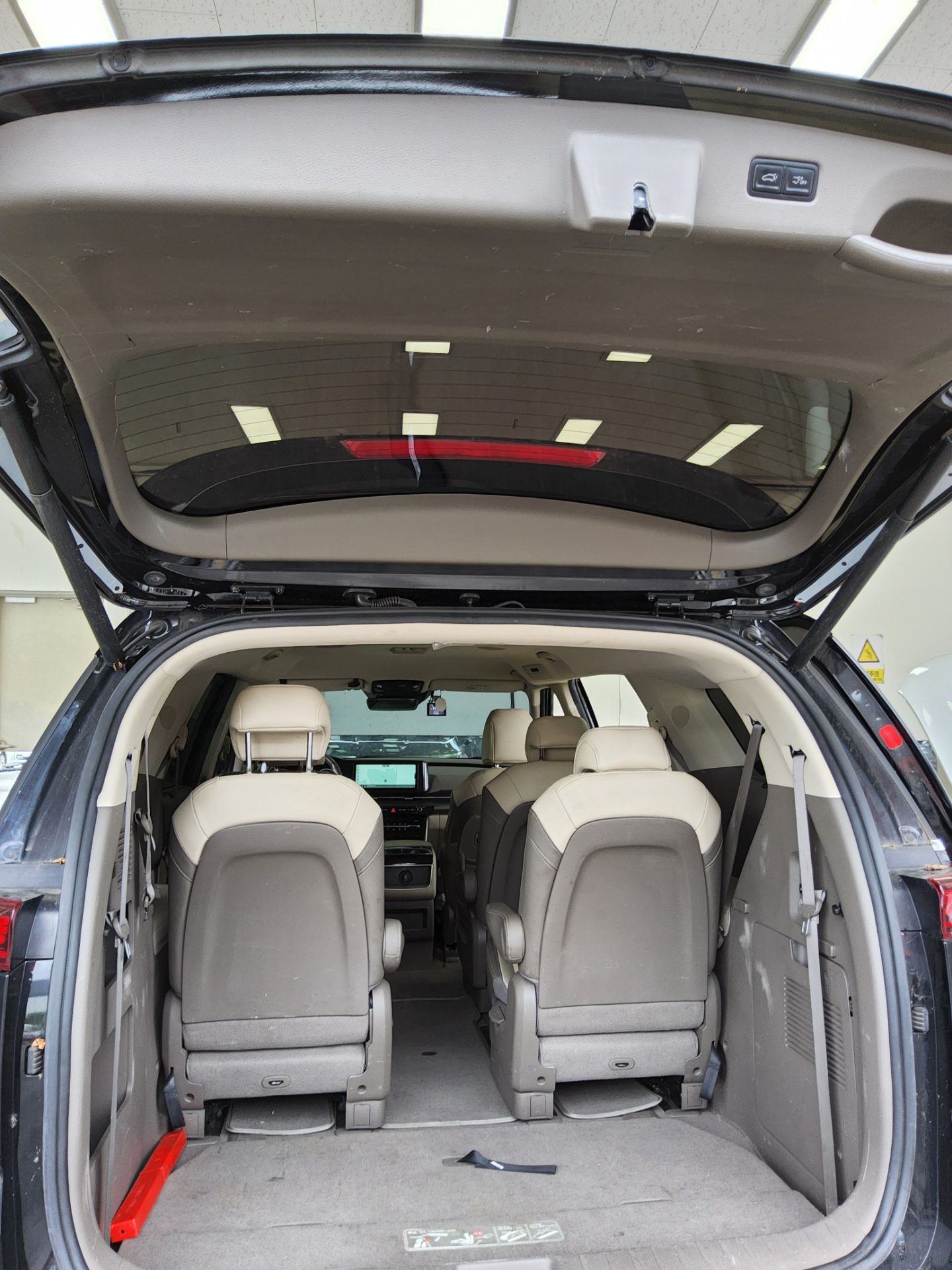 2021 - kia carnival