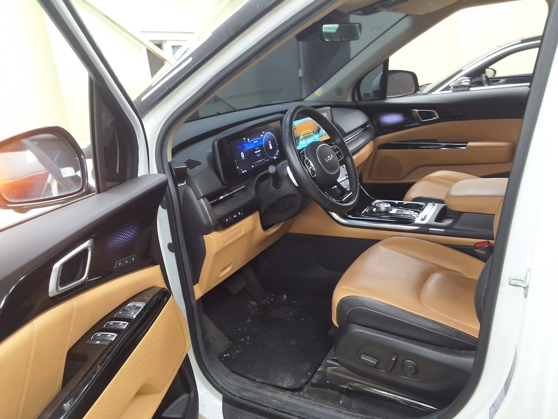 2023 - kia carnival