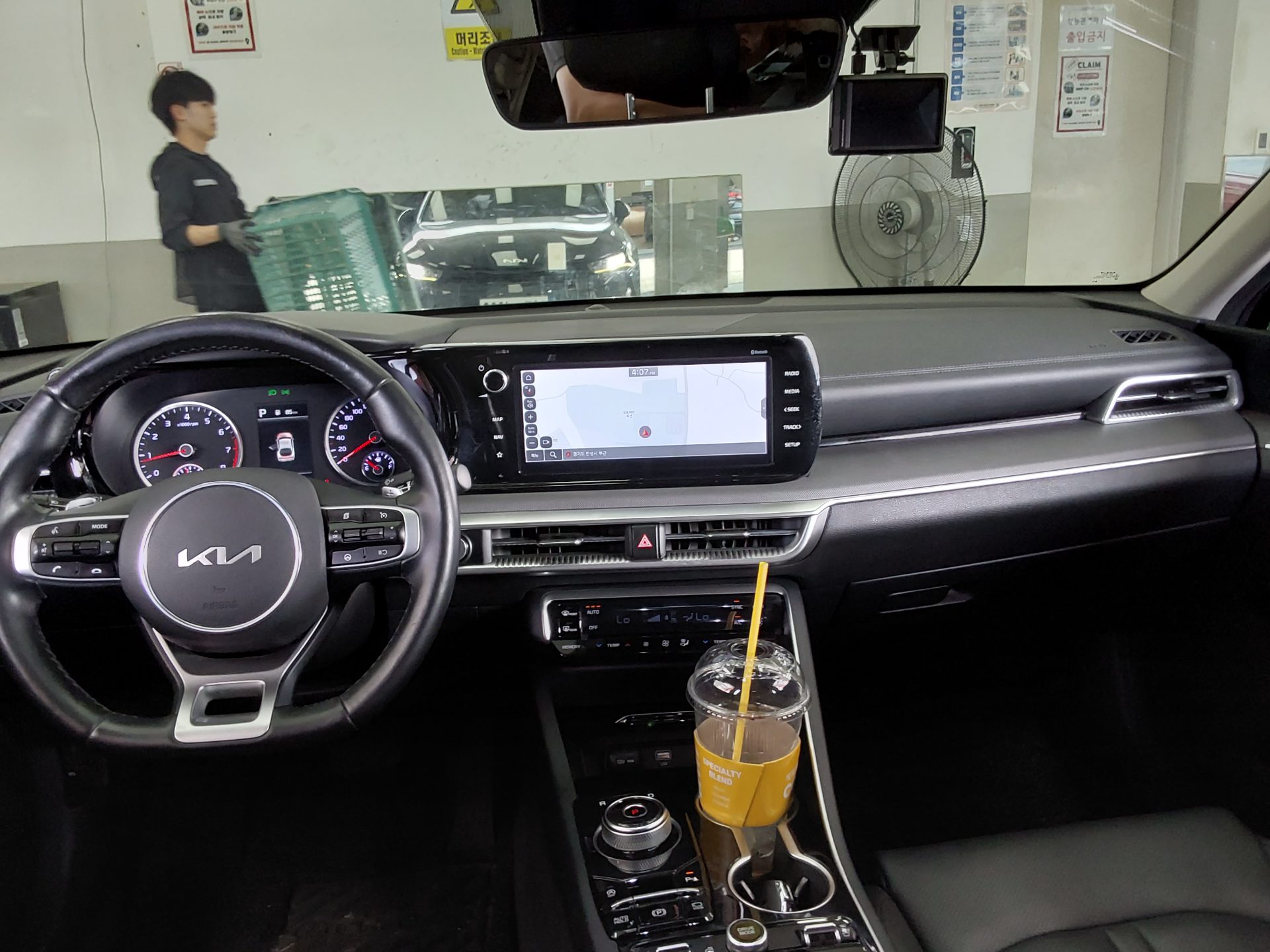 2022 - kia k5
