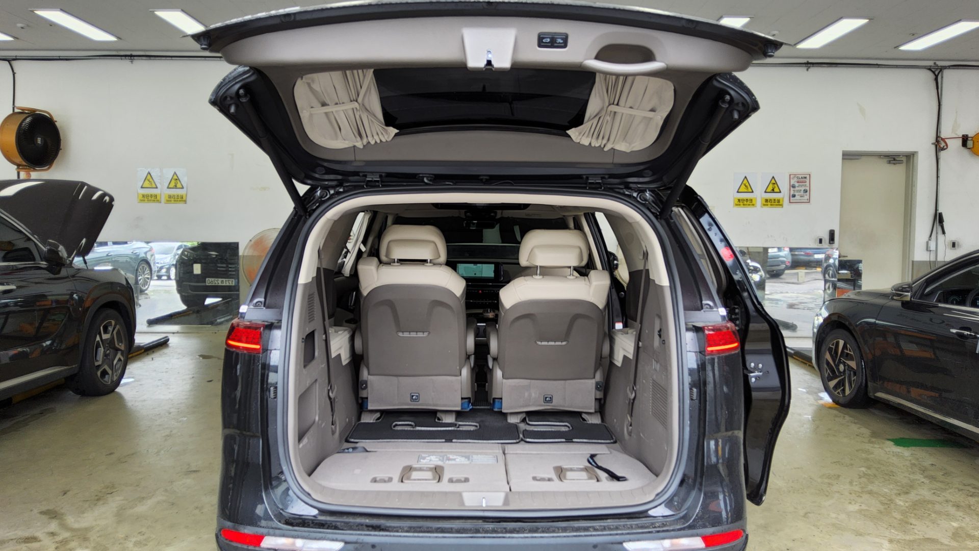 2023 - kia carnival