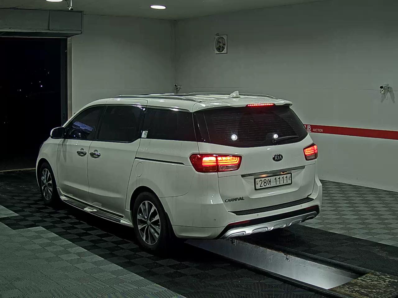 2016 - kia carnival