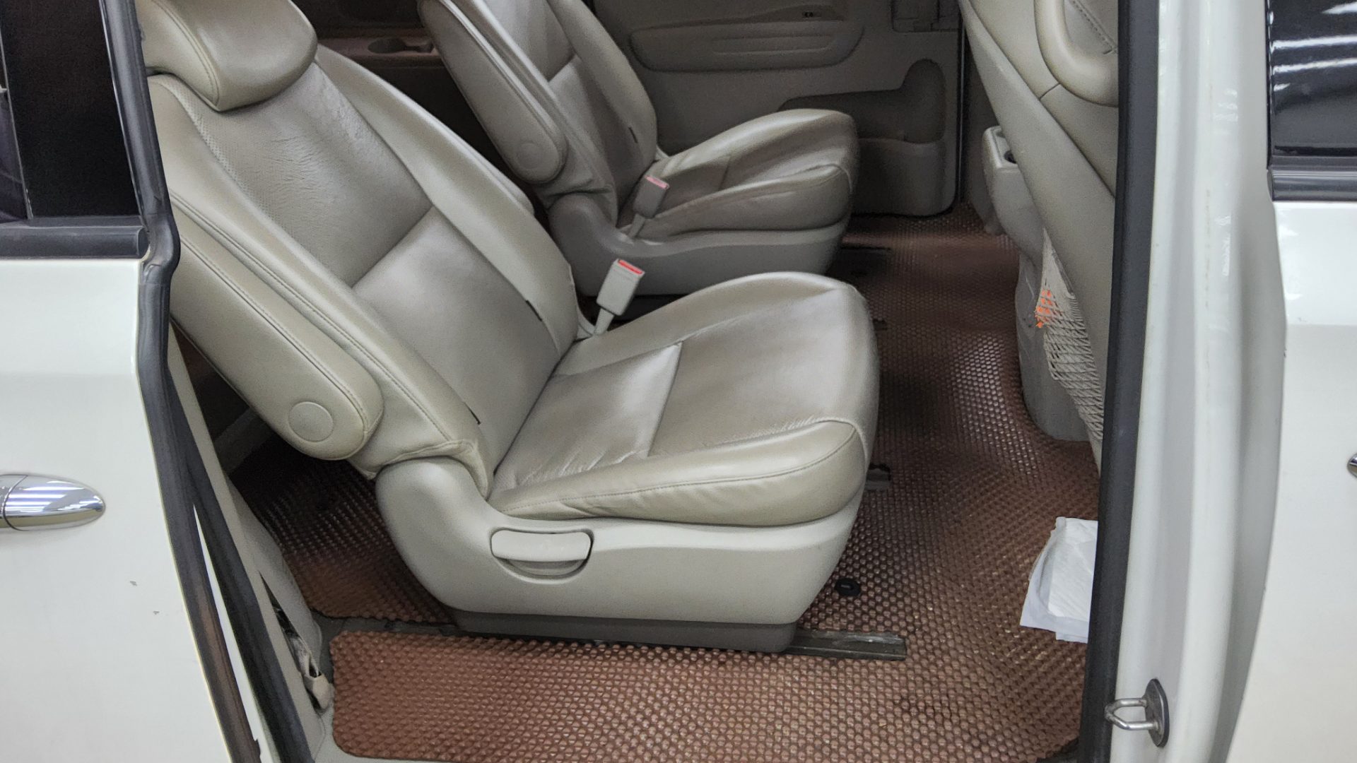 2016 - kia carnival