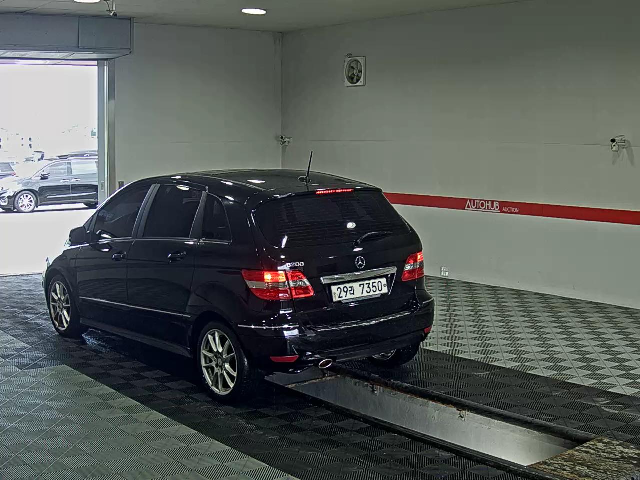2011 - mercedes-benz b200