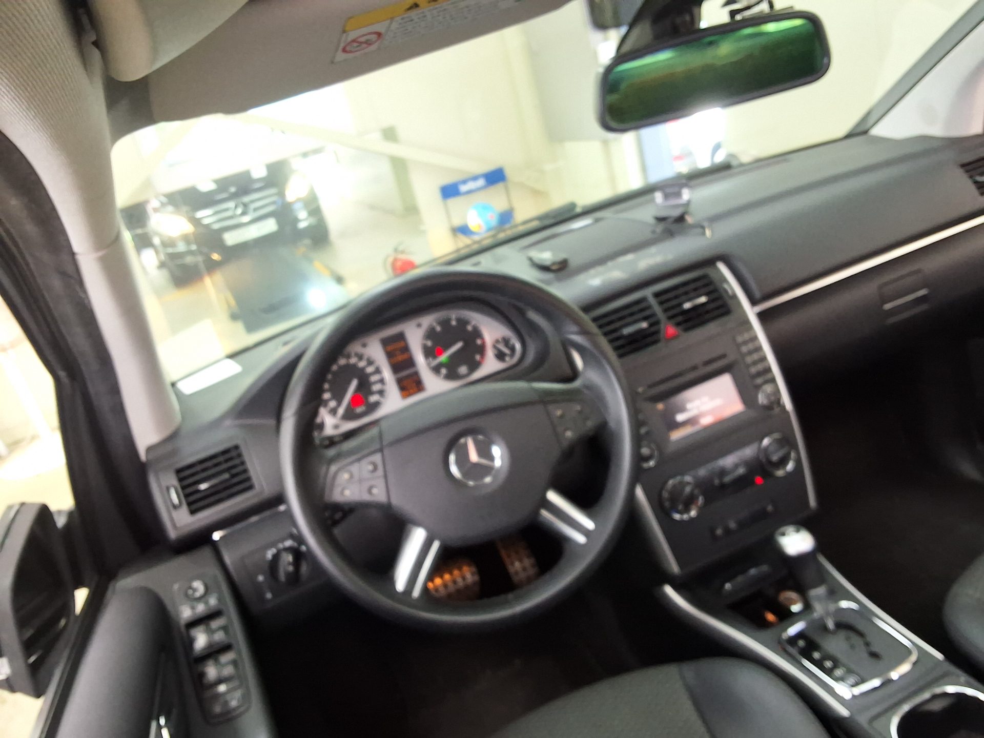 2011 - mercedes-benz b200
