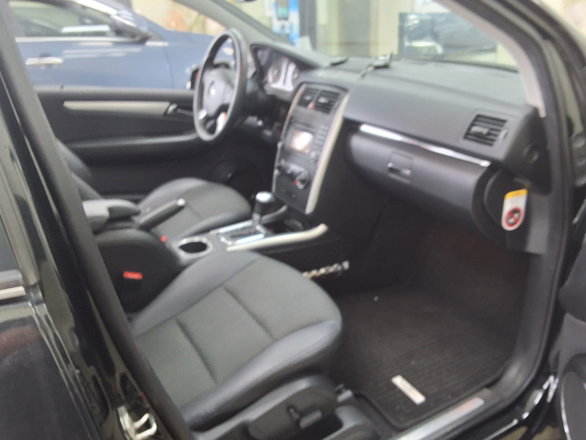 2011 - mercedes-benz b200